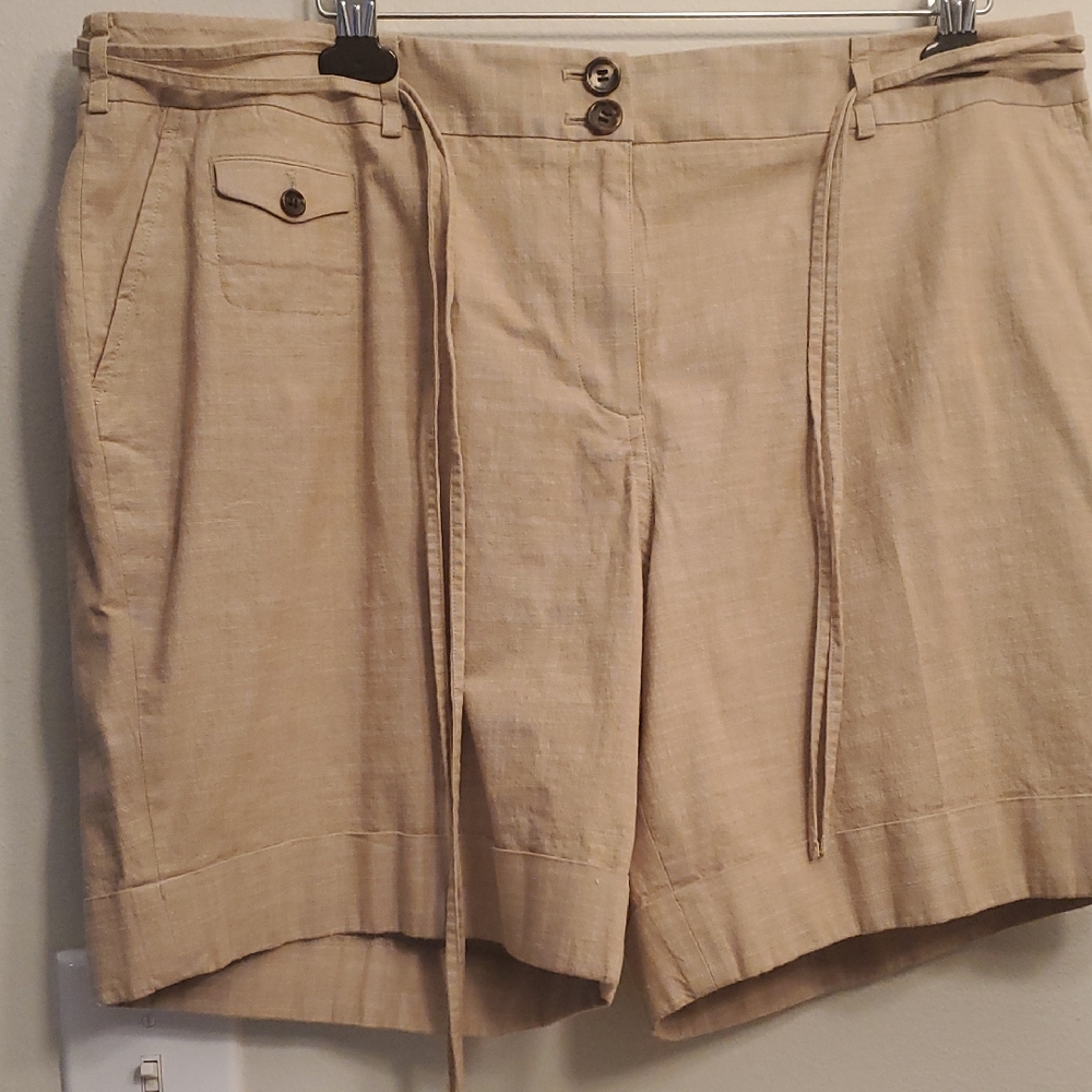 Talbots Petite Ladies Beige Shorts